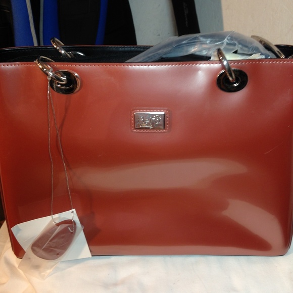 Beijo Classic Purse 2024 favors